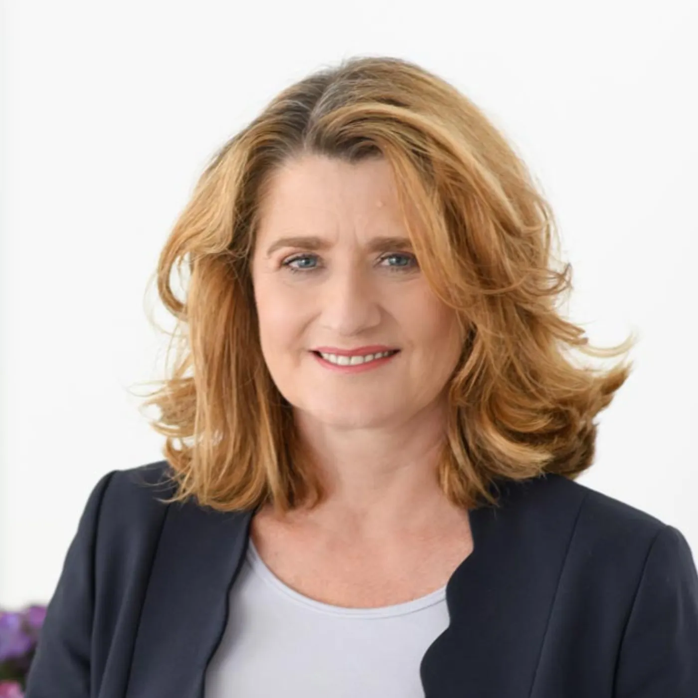 Ein Profilfoto der Mitarbeiterin Christina Kronauer von Abacus alpha.