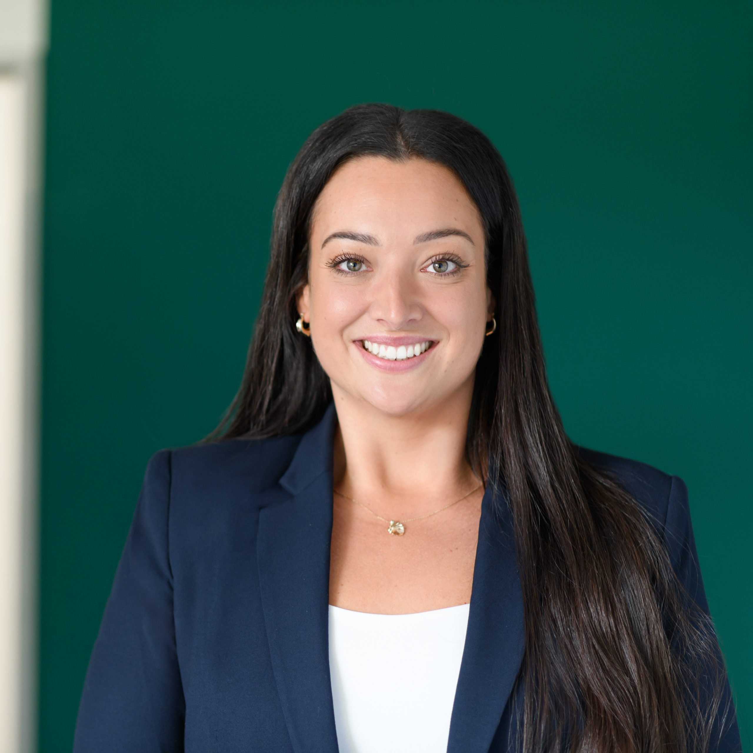 abacus-alpha-jennifer-arslan-team Ein Profilfoto der Mitarbeiterin Jennifer Arslan von Abacus alpha.